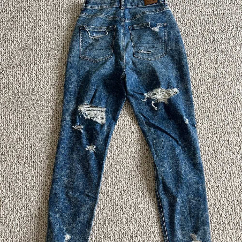 American eagle dark denim distressed jean